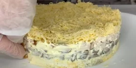 Салат із грибів і пікантного соусу: ідеальний осінній рецепт від фуд-блогера