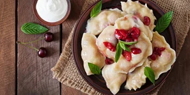 На десерт чи перекус: вареники з вишнями від Лізи Глінської