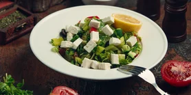 Грецький салат із гречкою: простий рецепт без світла