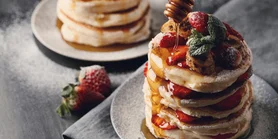 Сніданок із користю. Білкові панкейки з домашнього сиру