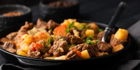 Жаркое и рагу: рецепт тушеной говядины с овощами в вине