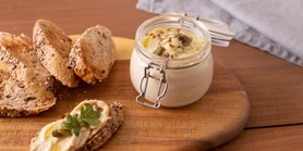 Масло с селедкой: интересная закуска к Новогоднему столу