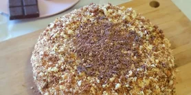 До будь-якого свята. Простий рецепт ніжного сметанника без випічки