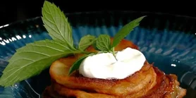 Оладьи с яблоками: для быстрого и легкого завтрака