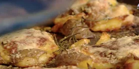 Раздавленный печеный картофель с квашеной капустой: трендовый рецепт из обычных продуктов