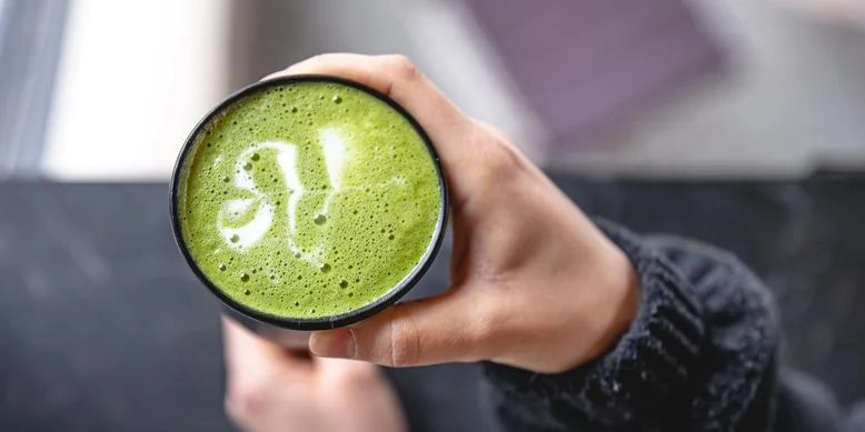 Трендовый и яркий. Матча латте в домашних условиях за несколько минут