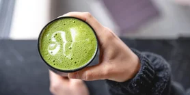 Трендовий та яскравий. Матча лате в домашніх умовах за кілька хвилин