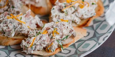 Быстрая и вкусная намазка из тунца: идеальный перекус за 15 минут