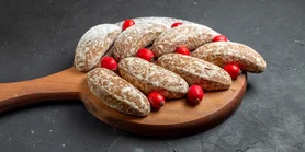 І до кави, і на подарунок. Мигдальне печиво-півмісяць в цукровій пудрі до Різдва