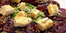 Буряковий а-ля Капрезе з цікавою заправкою - чудова страва на Новий рік