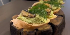 От участника МастерШеф. Новогодние бутерброды с яйцами и плавленым сыром