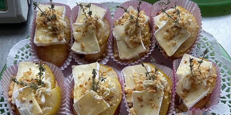 Закуска з яблук та сиру: ідеальні брускети без хліба