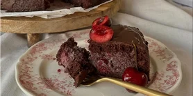 П'яна Вишня: Рецепт улюбленого шоколадно-ягідного торта, який завжди виходить