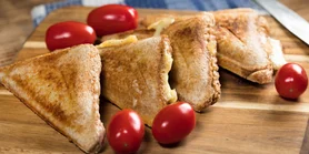 Гриль-сендвіч із сиром і салямі: практичний сімейний рецепт для прогулянок і дитячих свят