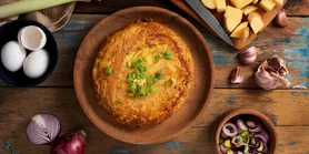 Картофельный торт с сыром, луком и укропом - питательная закуска на каждый день